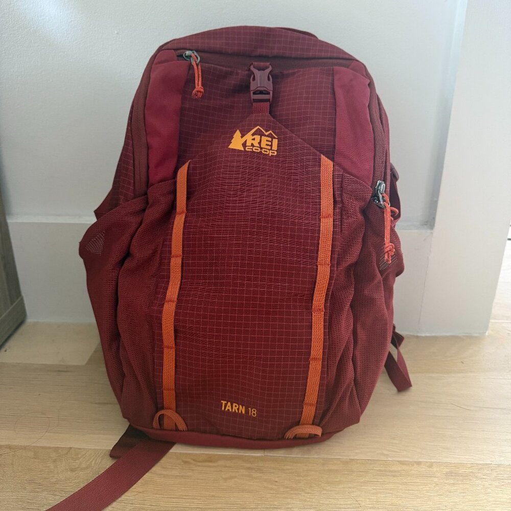 Like new - REI Kids Backpack
